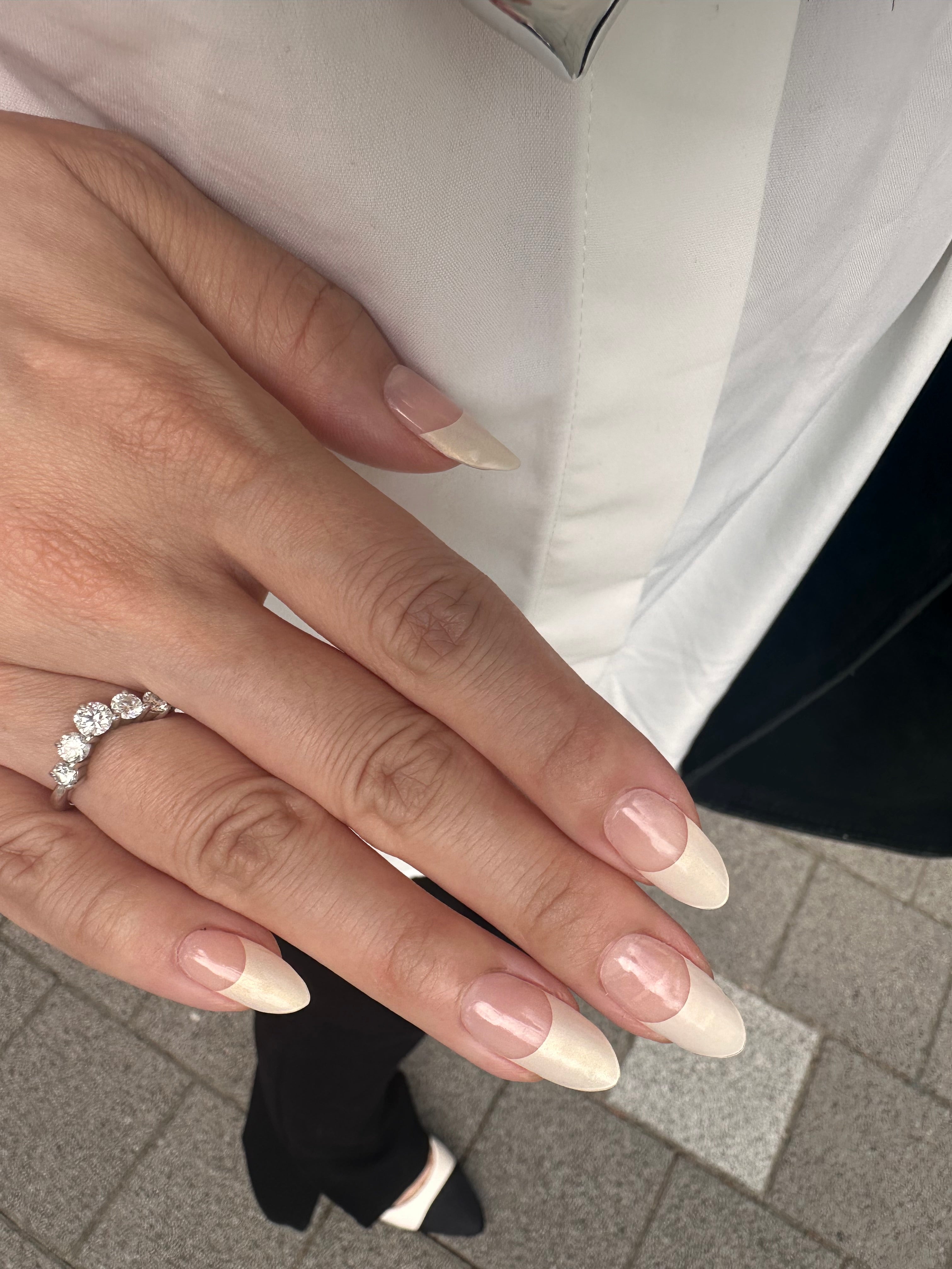 새틴 프렌치 Satin French