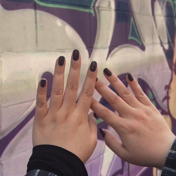 Video laden: Deep Taupe