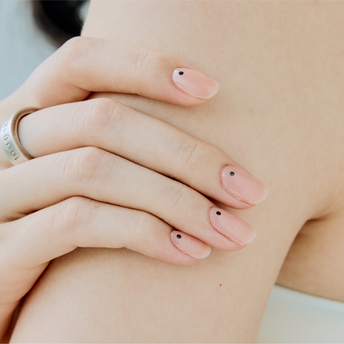 Nude Dot